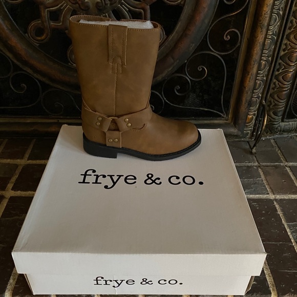 FRYE Kids Shoes - Assorted Sizes - Picture 4 of 4